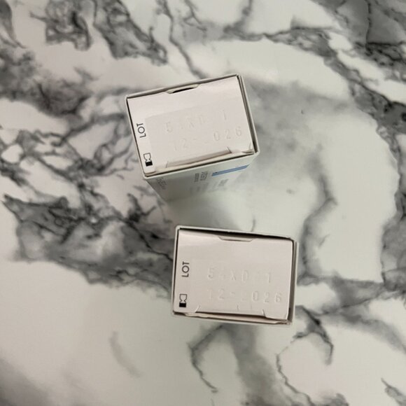 Lot of 2 x La Roche-Posay CICAPLAST LIPS HYDRATION RESTORE LIP BALM 0.25oz 75ml - Picture 3 of 3